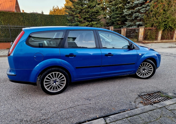 Ford Focus cena 11900 przebieg: 204000, rok produkcji 2006 z Radom małe 667